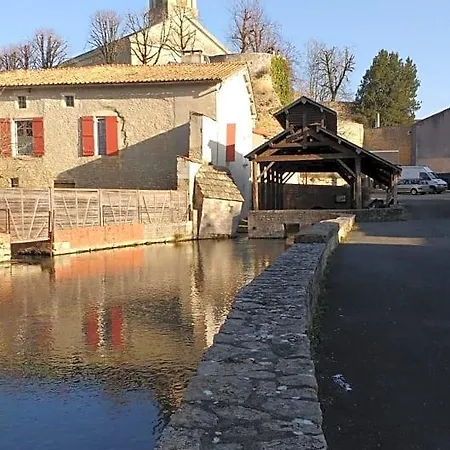 D'hote Woody Bed and Breakfast Chef-Boutonne